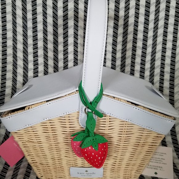 MAKE AN OFFER  Kate Spade Wicker Picnic Basket Strawberry White - Picture 6 of 13